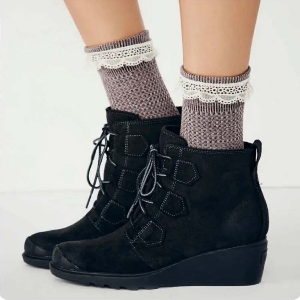 SOREL Toronto suede solid black lace up wedge ankle boots